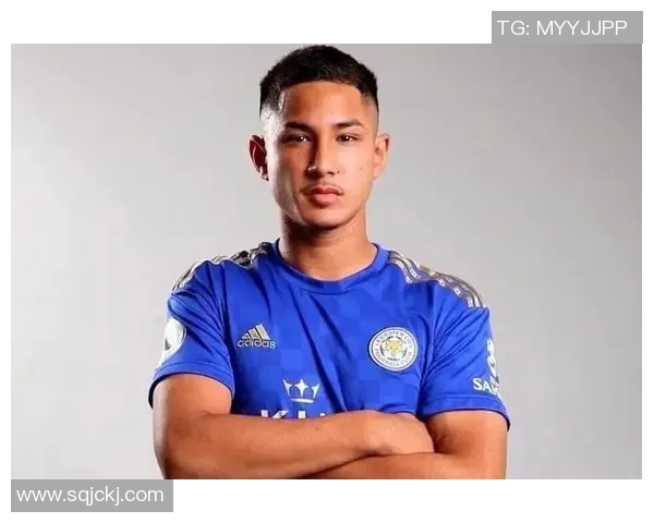 足球巨星风云录：从梅西到C罗，他们如何书写历史篇章